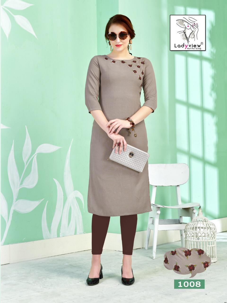 Lady view crystal classy catchy look Kurties