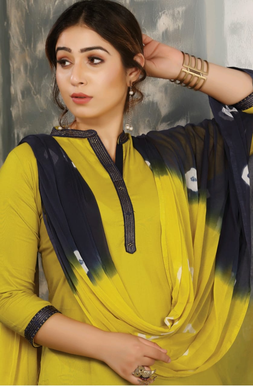 The ethic studio rasberry Classy catchy look beautiful Kurties in wholesale prices