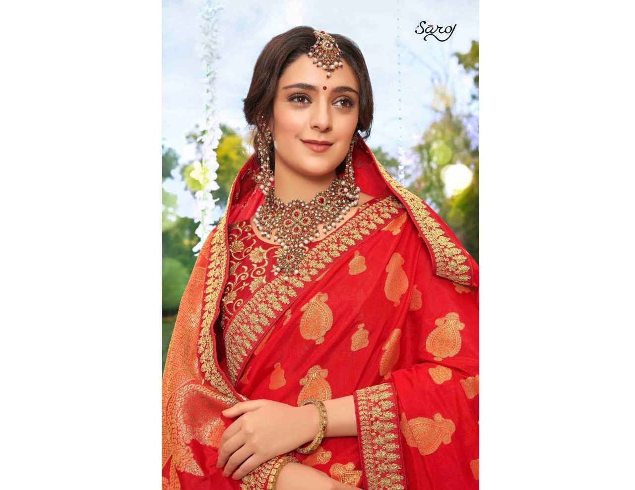 Saroj maheera astonishing style attractive look Sarees