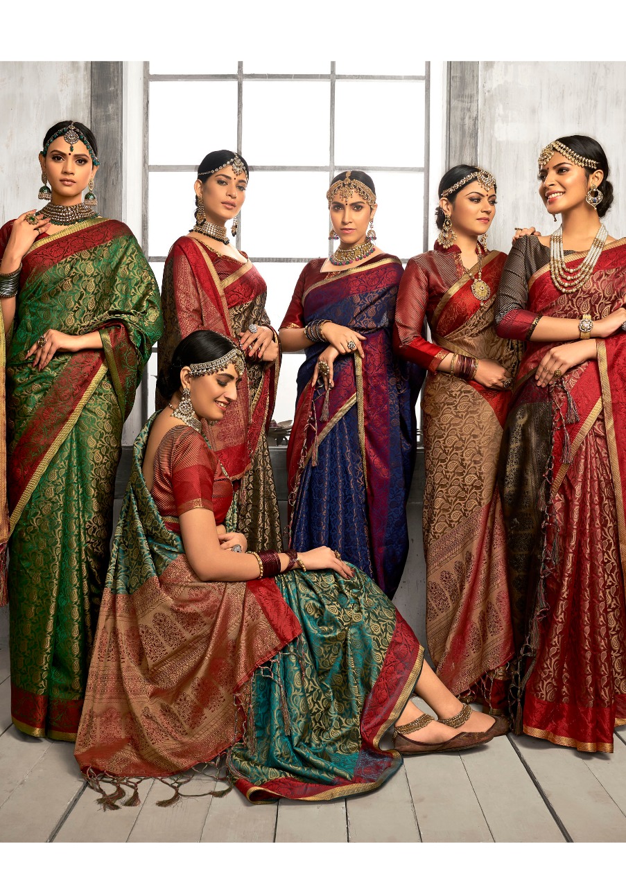 Shakunt weaves Giriraj beautifully look Stylish designed Sarees