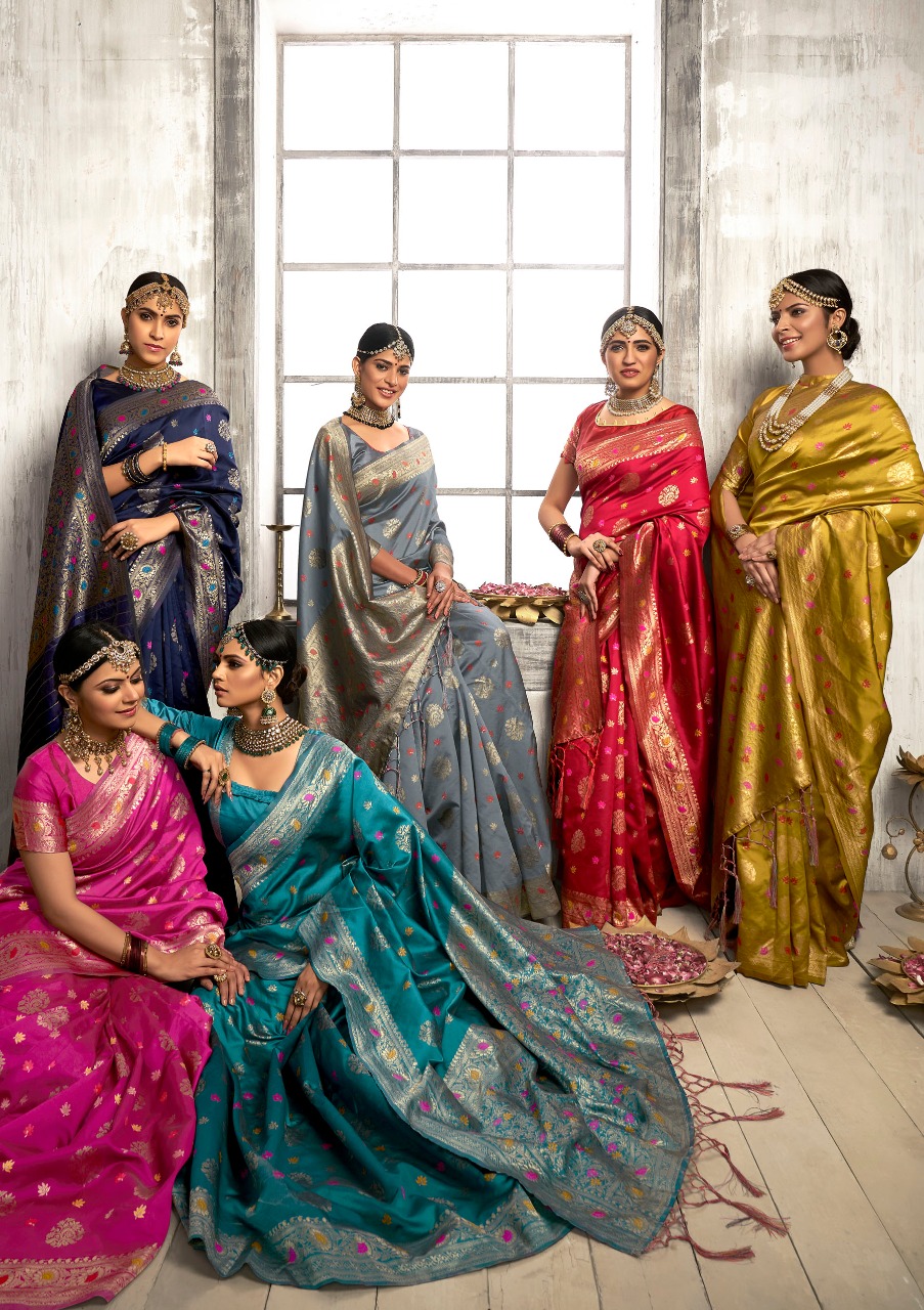 Shakunt weaves Indrawati Stylish look well Designed Sarees