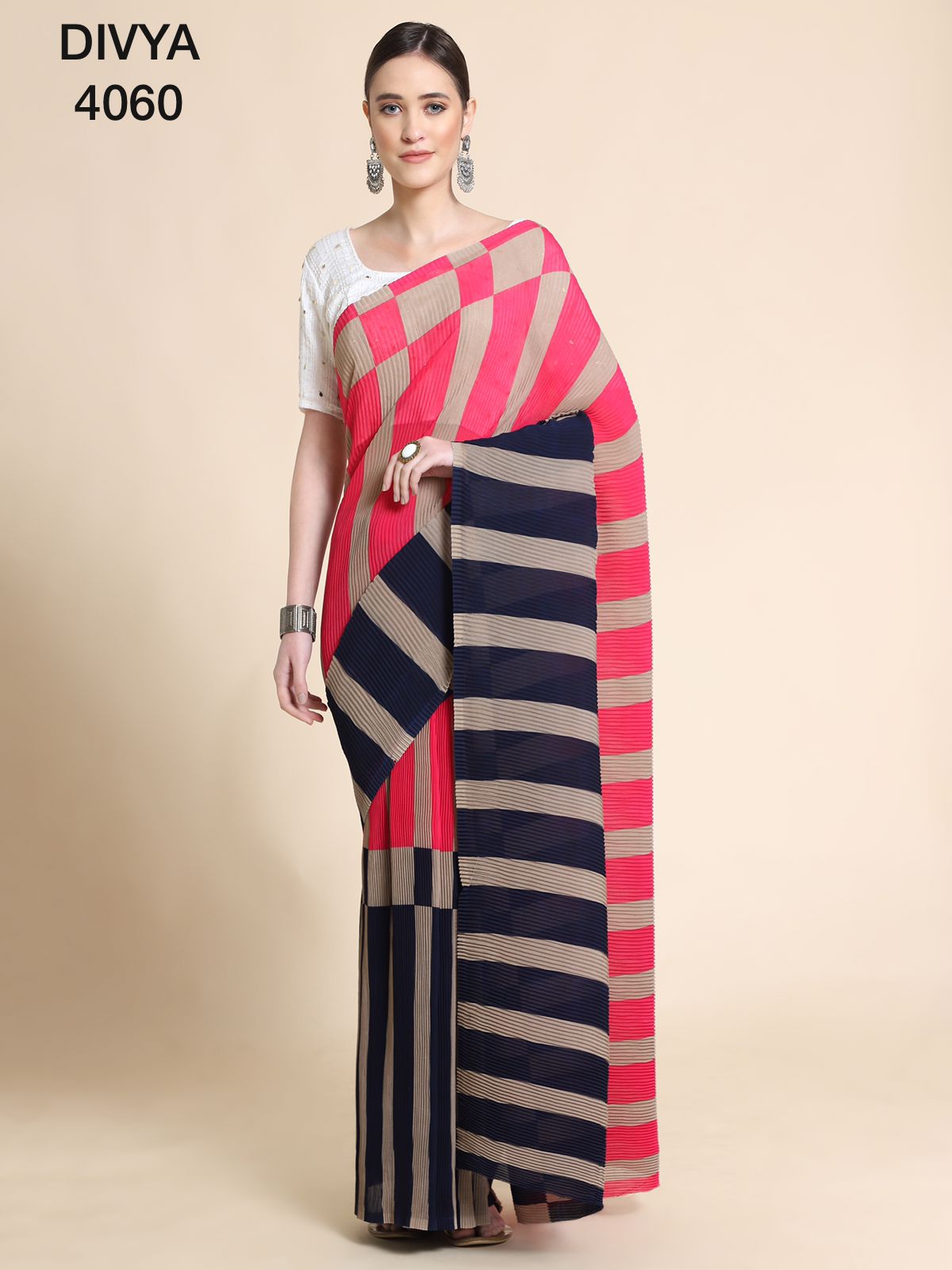 the style  divya jordan gerogette catchy look saree catalog