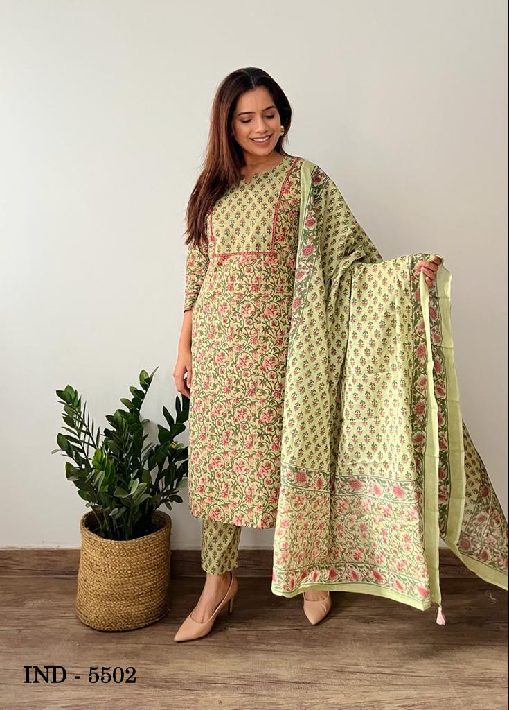 indira pick and choose cambric cotton decent look kurti size set