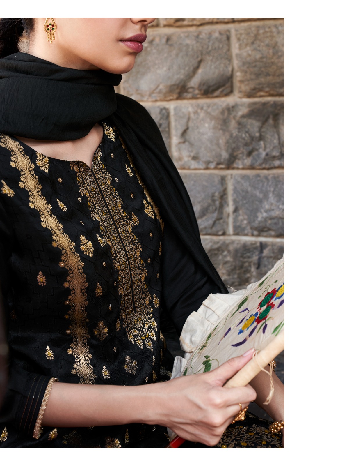 four buttons royalty 5 dola silk gorgeous look top bottom with dupatta catalog