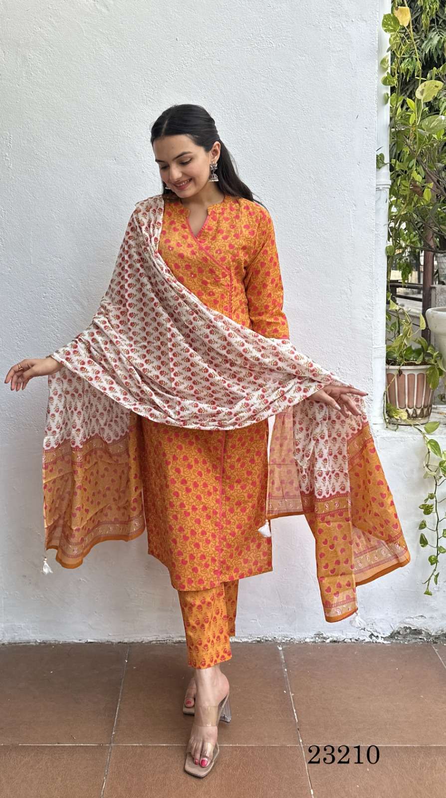 indira d no 23210 cambric  cotton regal look kurti  pant with dupatta size set